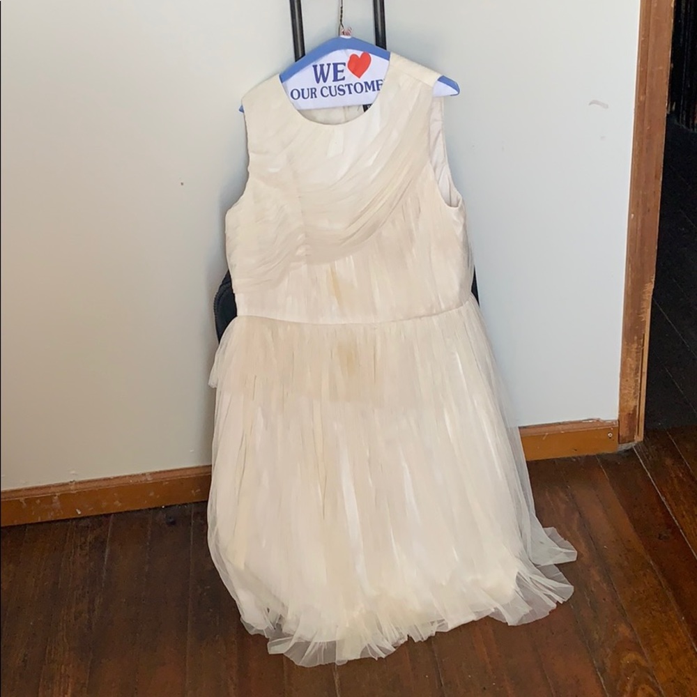 White tulle sleeveless Adrianna Papell dress